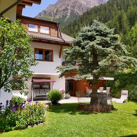 Haus Gfall Gæstehus 4*