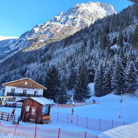 Haus Gfall Gæstehus 4*