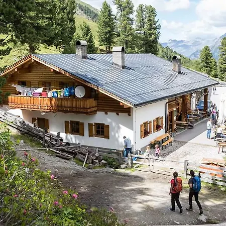 Guest house Haus Gfall 4*